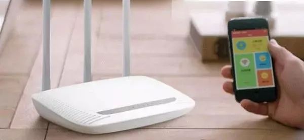 如何正確擺放路由器天線(xiàn)的天線(xiàn)才能更好的接受信號(hào)？